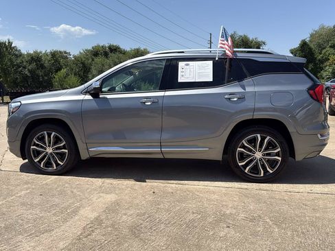 Used 2020 GMC Terrain Denali w/ Denali Premium Package AWD/4WD image 9