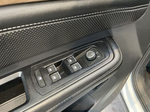 Used 2024 Volkswagen Atlas SE FWD image 16