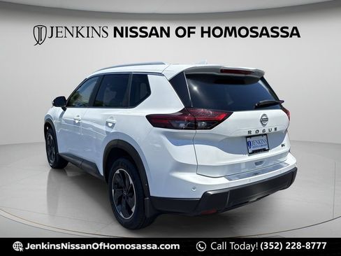 Certified 2024 Nissan Rogue SV w/ SV Premium Package FWD image 7