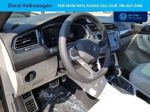 Used 2023 Volkswagen Tiguan SE R-Line image 18