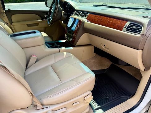 Used 2010 Chevrolet Tahoe LT AWD/4WD image 24