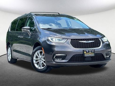 Used 2021 Chrysler Pacifica Touring w/ Cold Weather Group AWD/4WD image 2