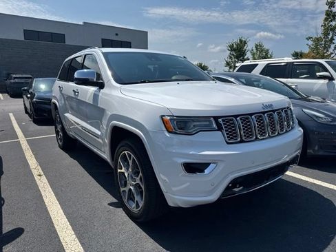 Used 2020 Jeep Grand Cherokee Overland AWD/4WD image 5