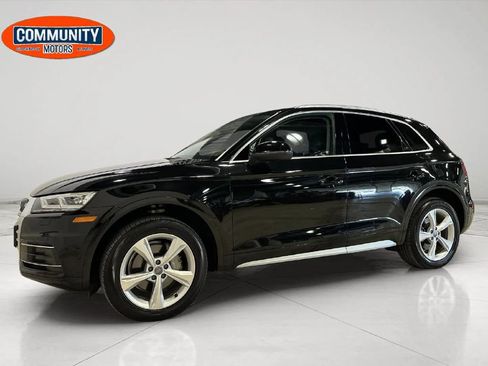 Used 2020 Audi Q5 2.0T Premium Plus w/ Premium Plus Package AWD/4WD image 2