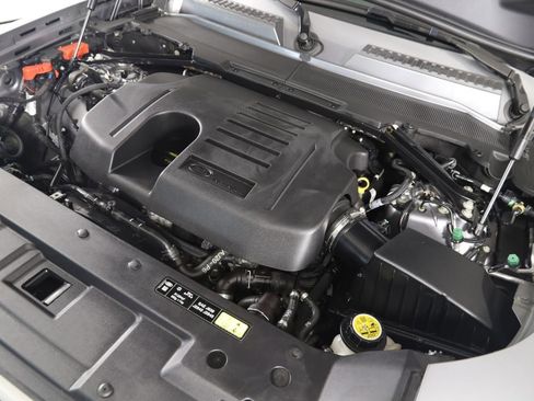 Used 2023 Land Rover Defender 110 SE AWD/4WD image 22