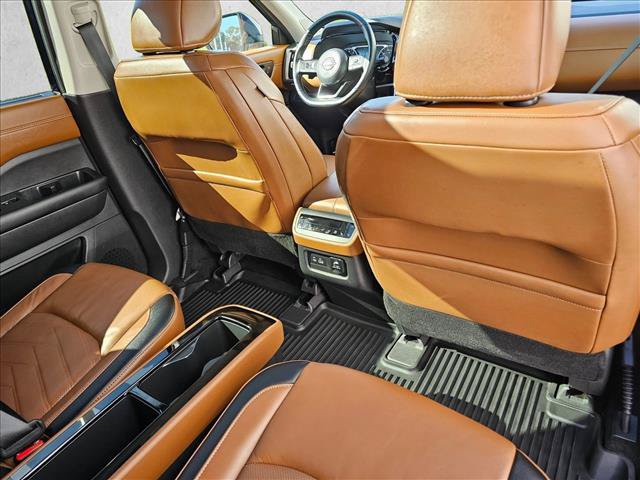 Used 2022 Nissan Pathfinder Platinum AWD/4WD image 16