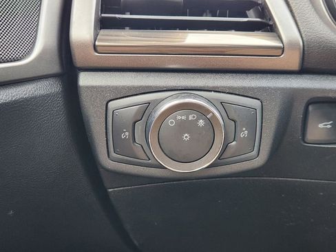 Used 2020 Ford Fusion SEL image 22