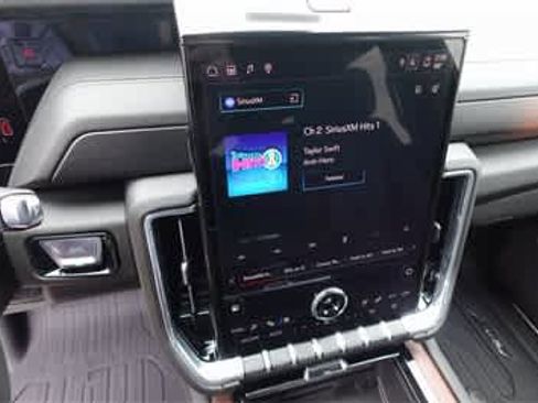 New 2025 GMC Yukon XL Denali w/ LPO, Illumination Package image 20