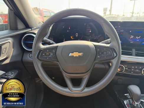 Used 2025 Chevrolet Trax LT image 16