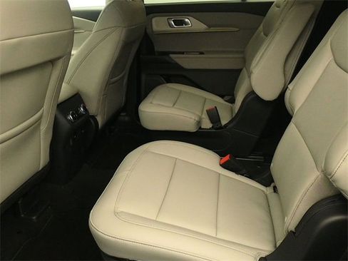New 2026 Ford Explorer Active w/ Active Comfort Package image 10