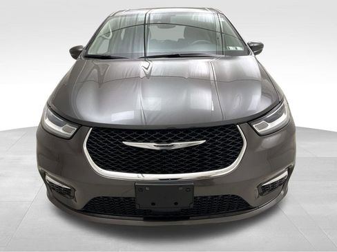 Used 2022 Chrysler Pacifica Touring-L image 3