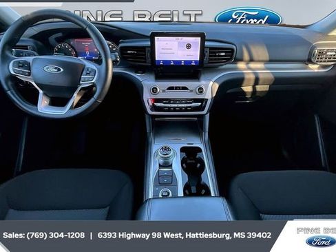 Used 2023 Ford Explorer XLT image 13