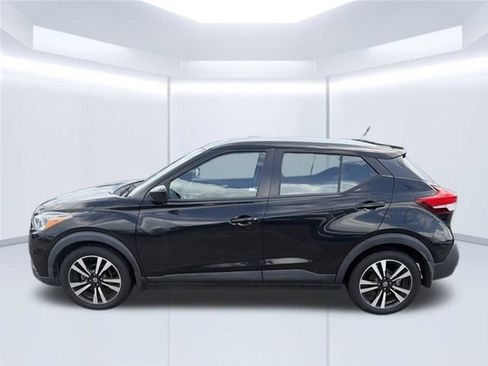 Used 2018 Nissan Kicks SV w/ Exterior Package FWD image 11
