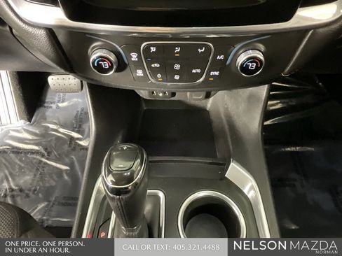 Used 2020 Chevrolet Traverse LT image 31