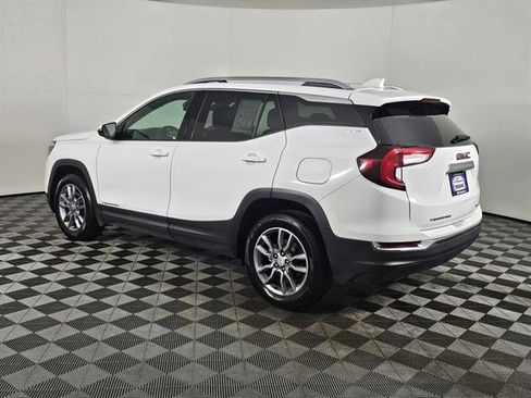Used 2024 GMC Terrain SLT image 7