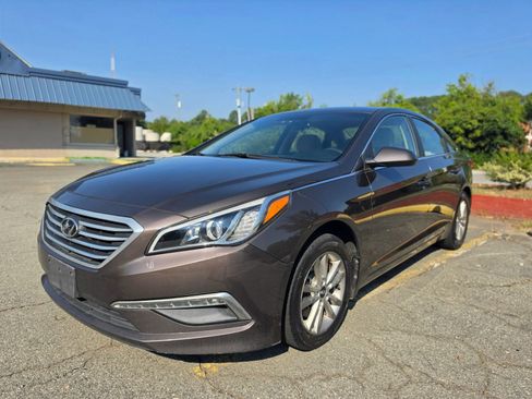 Used 2015 Hyundai Sonata SE w/ Option Group 09 FWD image 3