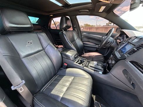 Used 2019 Chrysler 300 S w/ S Model Appearance Package RWD image 32