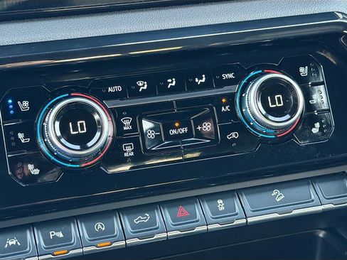 Used 2024 GMC Sierra 1500 AT4 w/ Technology Package image 20