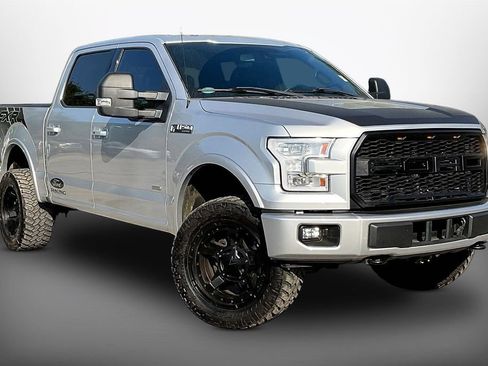 Used 2017 Ford F150 Lariat w/ Equipment Group 502A Luxury AWD/4WD image 3