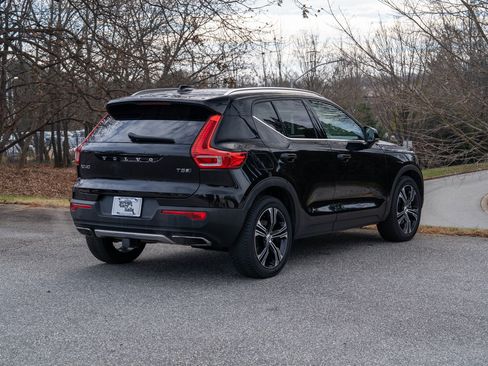 Used 2020 Volvo XC40 T5 Inscription image 2