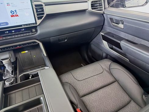 Used 2023 Toyota Tundra Limited image 28