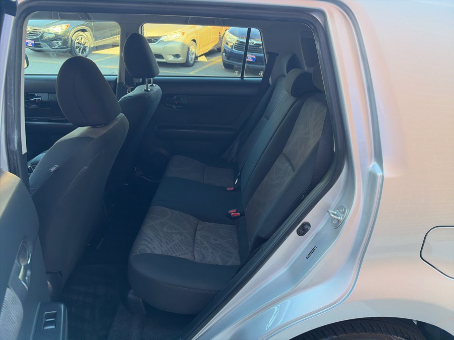 Used 2014 Scion xB FWD image 15