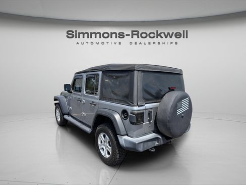 Used 2018 Jeep Wrangler Unlimited Sport S AWD/4WD image 3