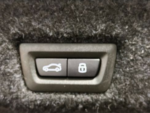 New 2026 BMW 550e xDrive w/ Executive Package image 13