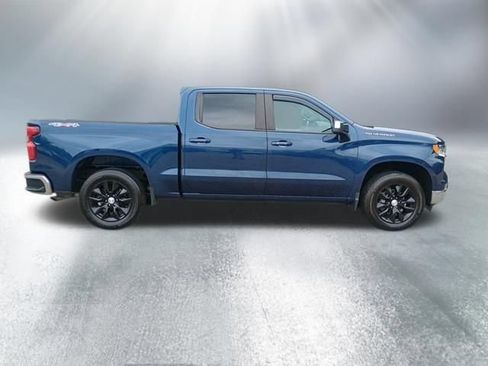 Used 2022 Chevrolet Silverado 1500 LT AWD/4WD image 7