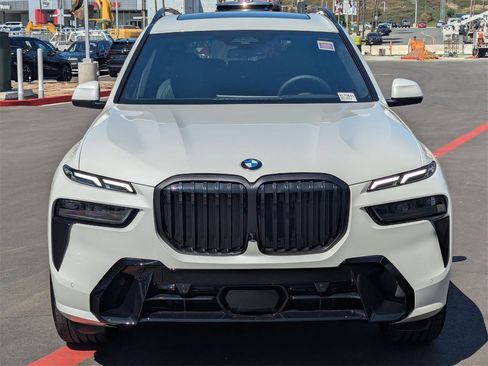 New 2026 BMW X7 xDrive40i image 3