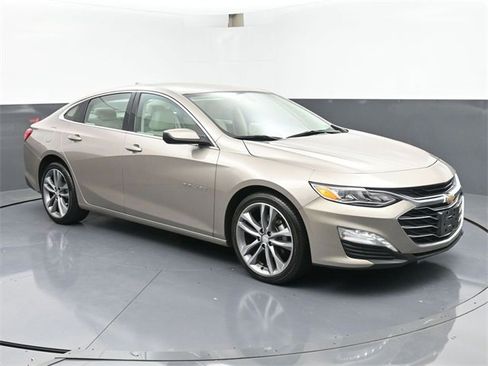 Used 2024 Chevrolet Malibu LT image 2