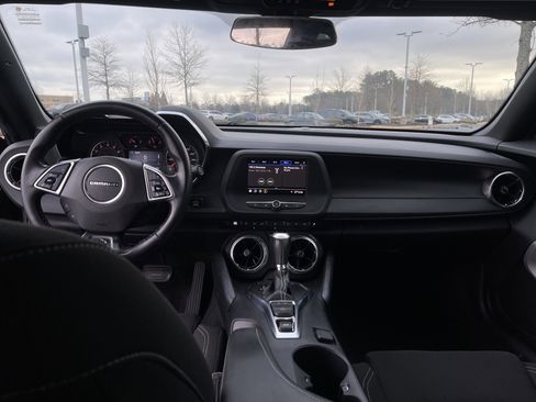 Used 2020 Chevrolet Camaro LT image 28