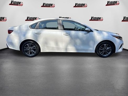 Used 2023 Kia Forte LXS FWD image 4