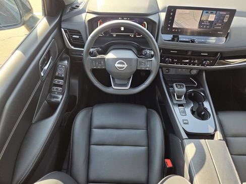 Used 2026 Nissan Rogue SL FWD image 13