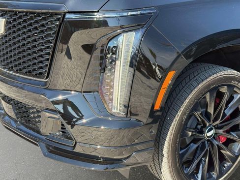 Used 2026 Cadillac Escalade V w/ LPO, ONYX Package AWD/4WD image 11