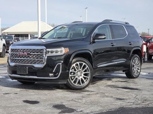 Used 2023 GMC Acadia Denali image 2