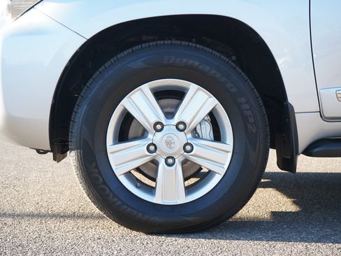 Used 2015 Toyota Land Cruiser AWD/4WD image 30