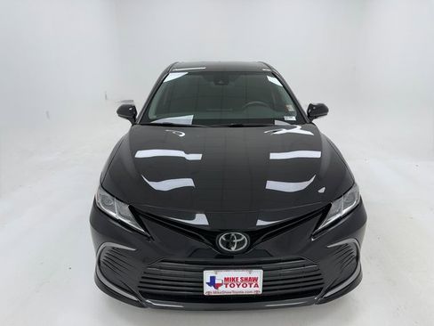 Used 2024 Toyota Camry LE image 3