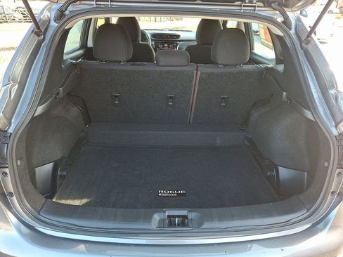 Used 2021 Nissan Rogue Sport S image 28