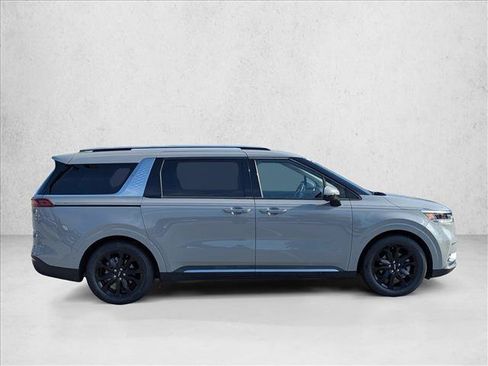 Used 2024 Kia Carnival SX FWD image 4