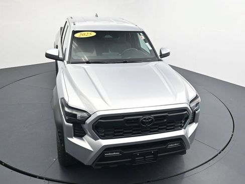 Used 2025 Toyota Tacoma TRD Off-Road AWD/4WD image 29