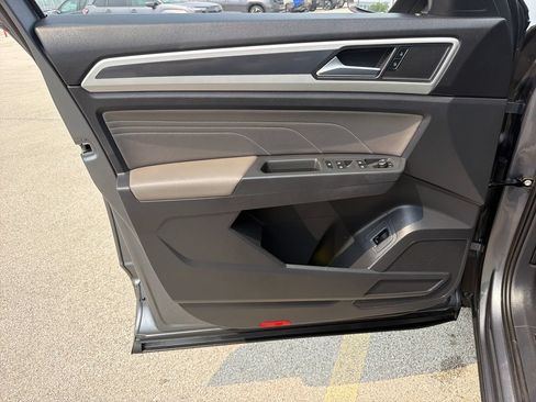 Certified 2023 Volkswagen Atlas SEL R-Line AWD/4WD image 9