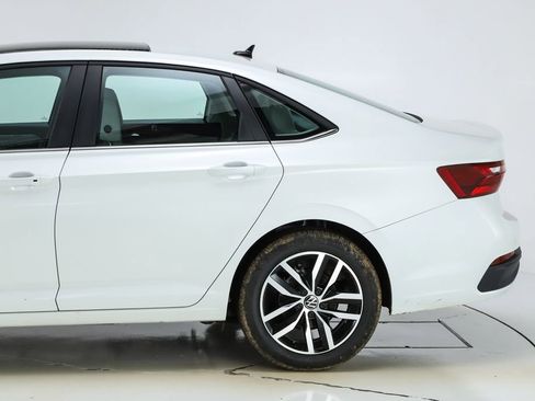 New 2026 Volkswagen Jetta SE image 4