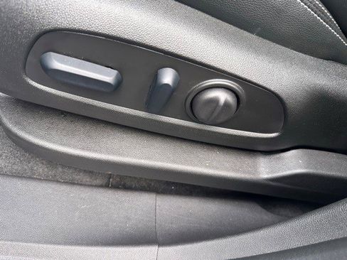 Certified 2024 GMC Terrain SLT image 18