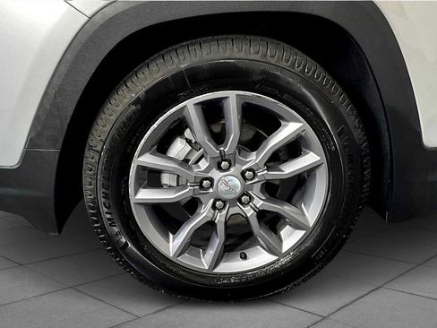 Used 2022 GMC Terrain SLT FWD image 11