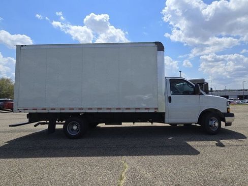 Used 2021 Chevrolet Express 3500 w/ Power Convenience Package RWD image 19
