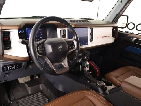 Used 2024 Ford Bronco Heritage Edition AWD/4WD image 2