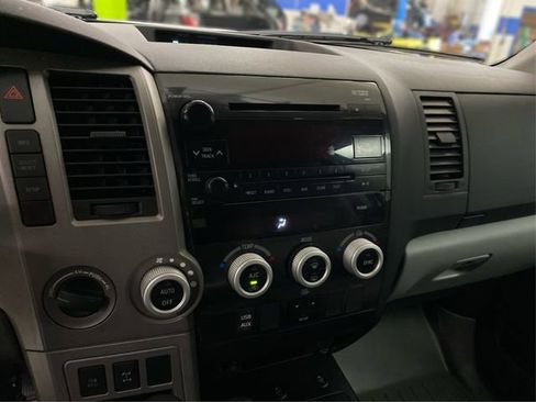 Used 2013 Toyota Sequoia SR5 AWD/4WD image 30