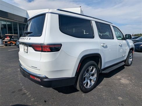 Used 2022 Jeep Wagoneer Series II image 4