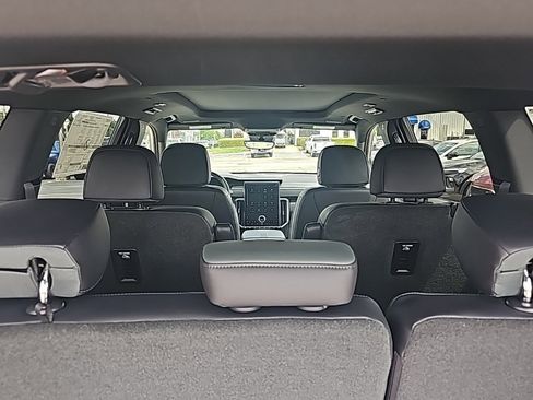 New 2026 GMC Acadia AT4 w/ Super Cruise Package image 8